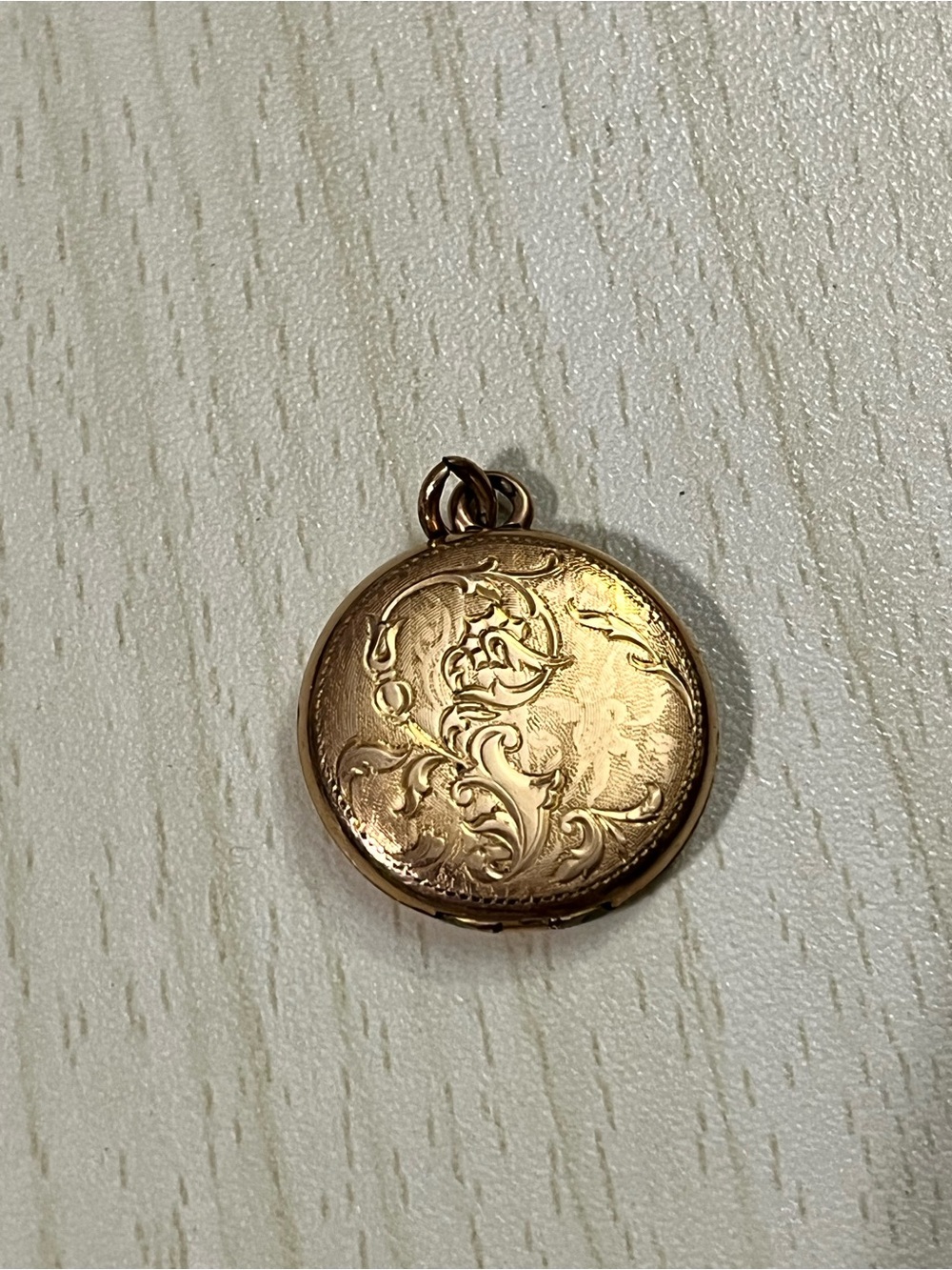 Vintage Gold Tone Floral Engraved Locket Pendant